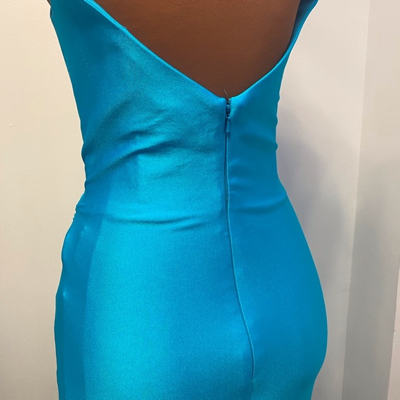 Ruched Satin Jersey dress with slit. - Picture 7 of 13